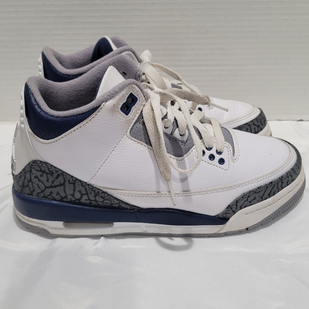 Air Jordan 3 Retro 2023 Midnight Navy 5.5 Youth Sneakers - Picture 11 of 16